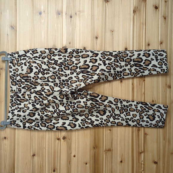 Chico's Womens Pants 10 Cream Leopard Print So Slimming Size 1.5 Ankle - Picture 4 of 9